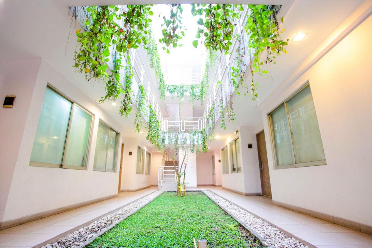 Legreen Suite Pejompongan Джакарта Экстерьер фото